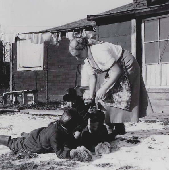 playing-outside-in-winter-0.jpg