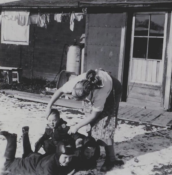 playing-outside-in-winter-2.jpg