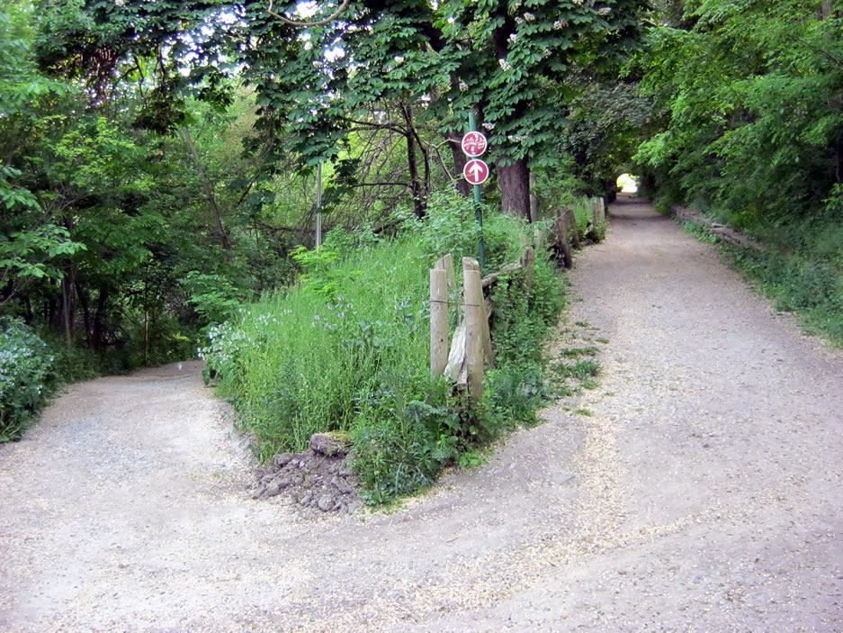 Riverdale Farm U-turn Riverdale Farm U-turn